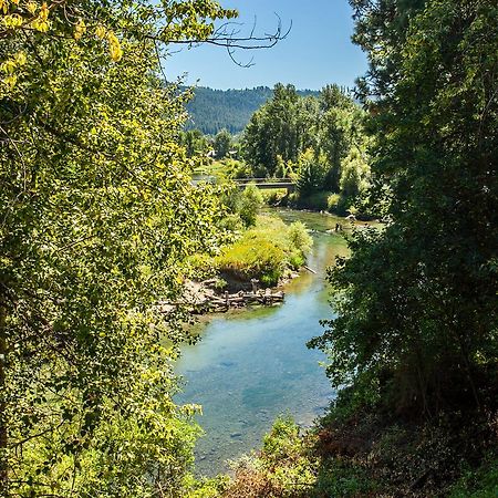 Storybook Riverside Inn Левенуэрт Экстерьер фото