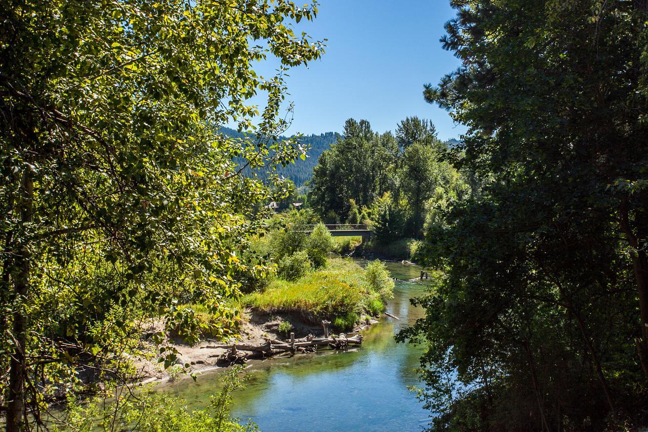 Storybook Riverside Inn Левенуэрт Экстерьер фото