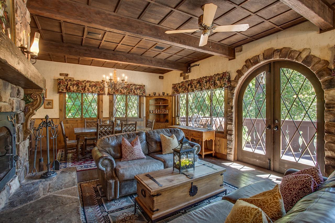 Storybook Riverside Inn Левенуэрт Экстерьер фото